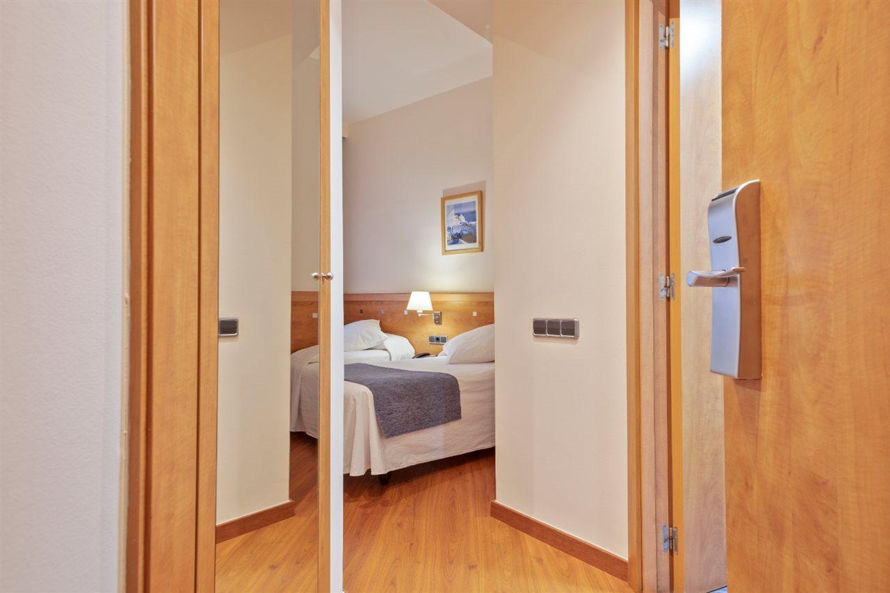 Hotel Acta Antibes Barcellona Esterno foto