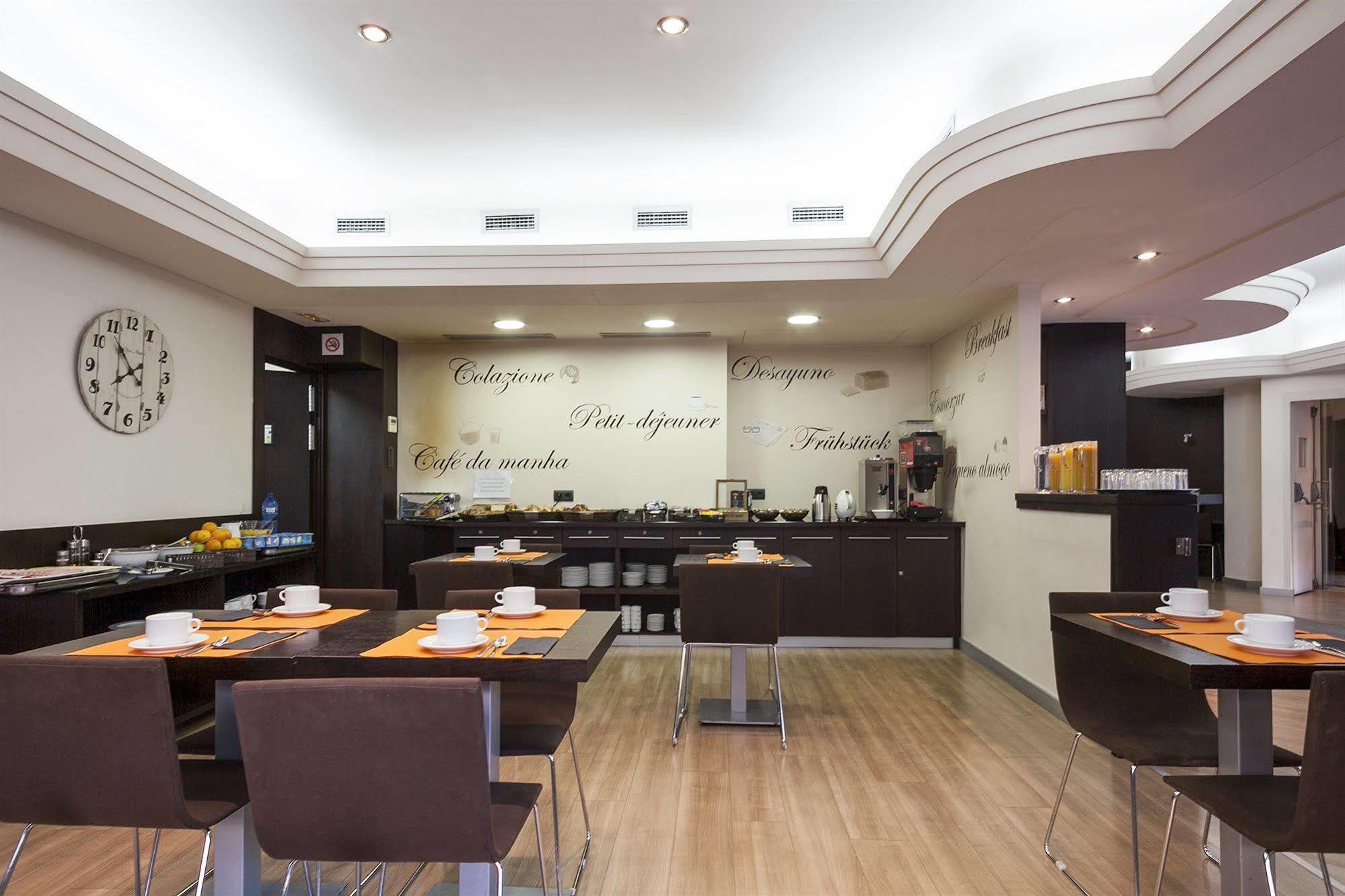 Hotel Acta Antibes Barcellona Esterno foto