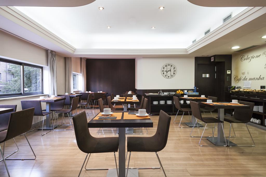 Hotel Acta Antibes Barcellona Esterno foto